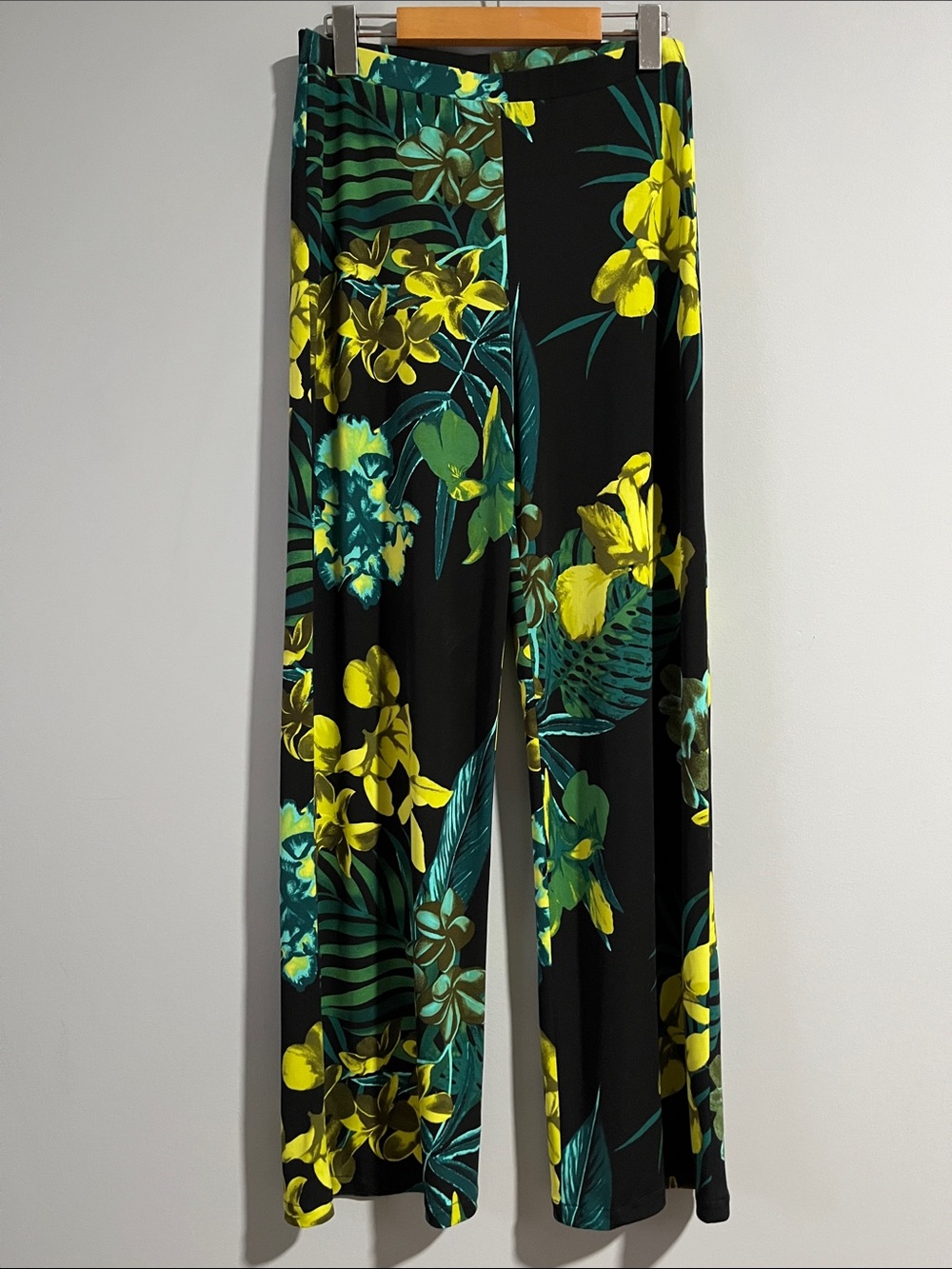 Frank Lyman Tropical Floral Print Pull On Pants
